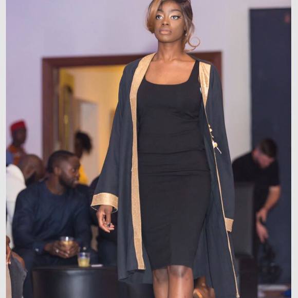 Meet your Posher, Whitney - Picture 1 of 1